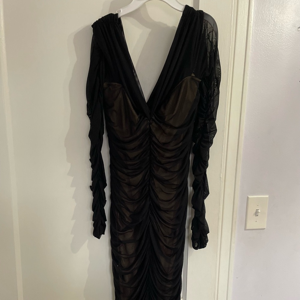 Off the shoulder black/nude ruched dress size 1x never worn